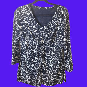 Black & White Floral Pattern Tummy-Tuck Shirt M